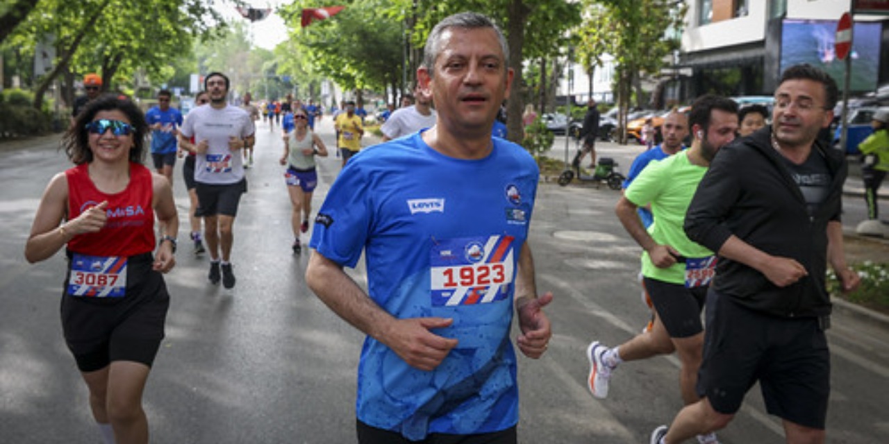 Özgür Özel ÇYDD'nin maratonunda koşacak
