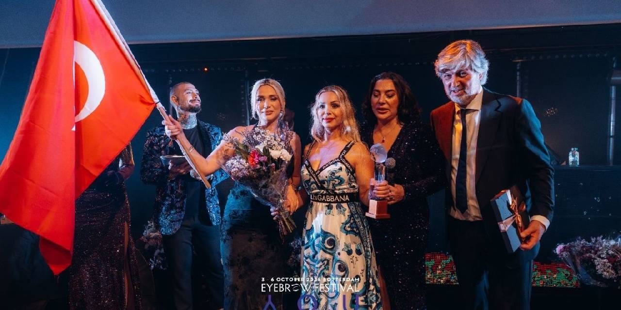 Türkiye’den dünyaya: Cansu Durkun, Nieuwe Luxor Theater sahnesinin yıldızı oldu