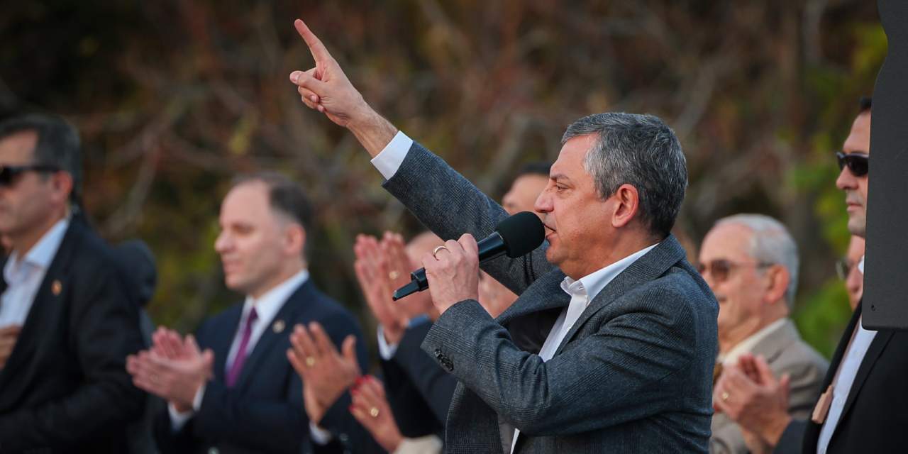 Özgür Özel'den 29 Ekim mesajı: Sivil darbeye karşı savunulan Türkiye Cumhuriyeti'dir!