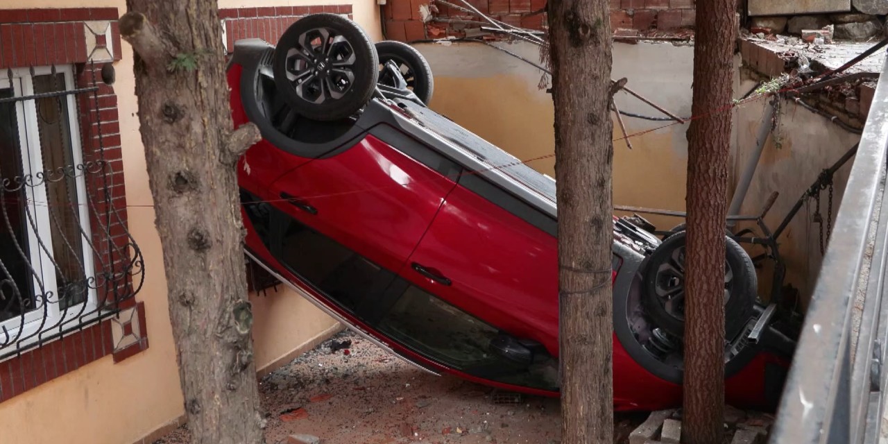 Kontrolden çıkan otomobil bahçeye uçtu!