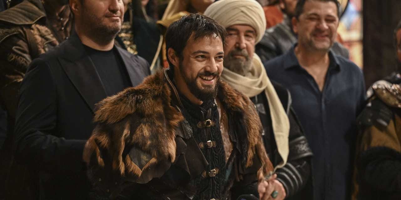 Mert Yazıcıoğlu'nun yeni dizisi: Tarihi yapımdan ilk kareler geldi