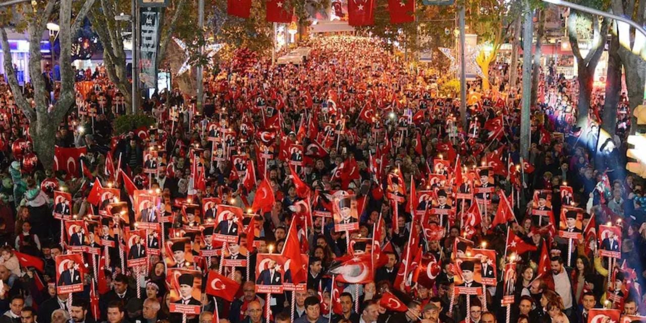 CHP'den Cumhuriyet Yürüyüşü'ne davet!