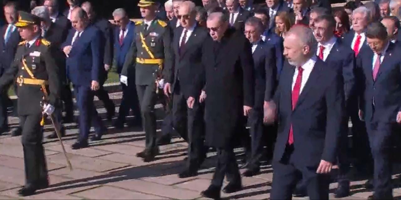 Son dakika | Anıtkabir'de yine Erdoğan sloganı atıldı!