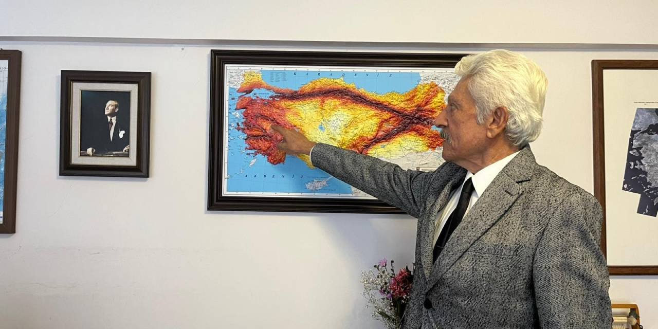 Deprem uzmanı Sındırgı depremlerinin sebebini açıkladı: Çarpıcı İstanbul ve Manisa tahmini
