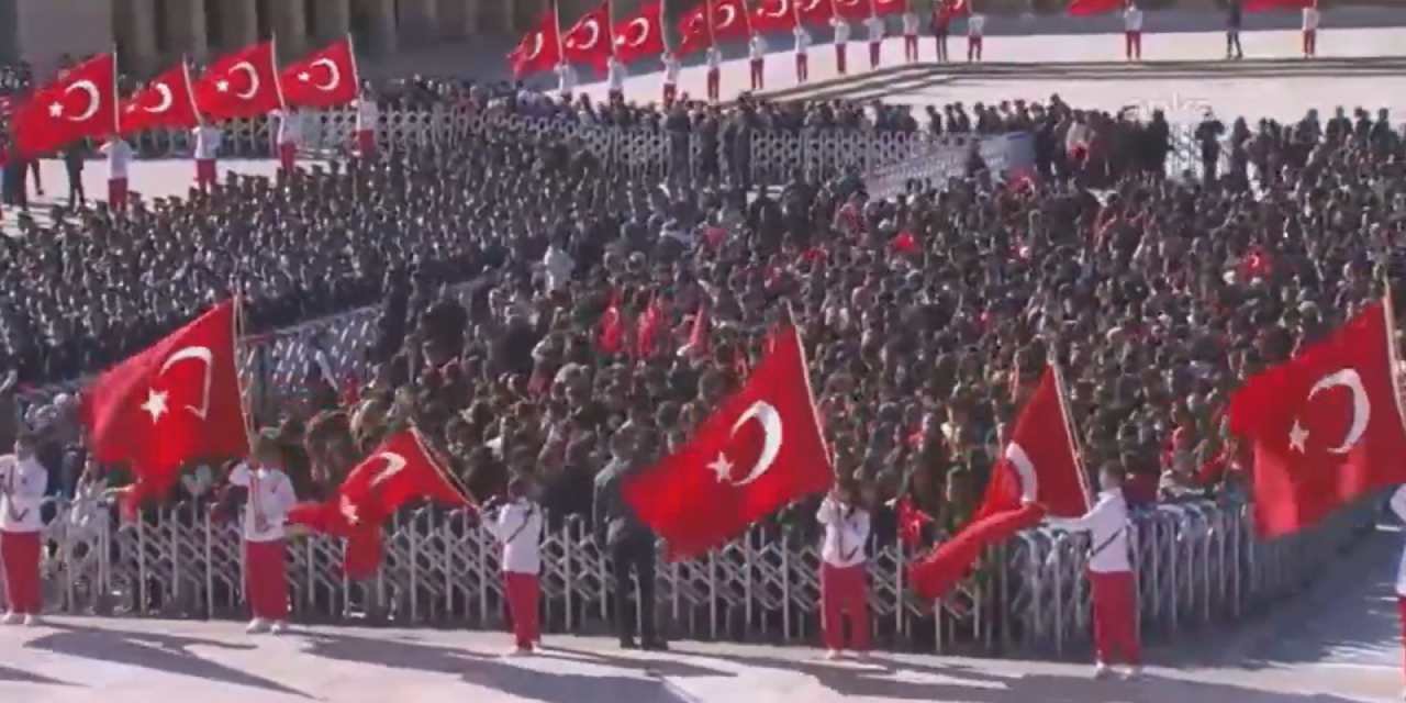 Anıtkabir'e bir tek slogan atmak için gelmişler! Görüntüler ortaya çıktı