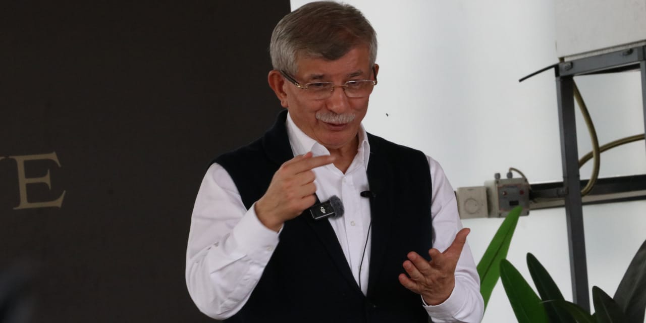 Ahmet Davutoğlu toplu iğne tartışmasını Osmanlı'ya götürdü!