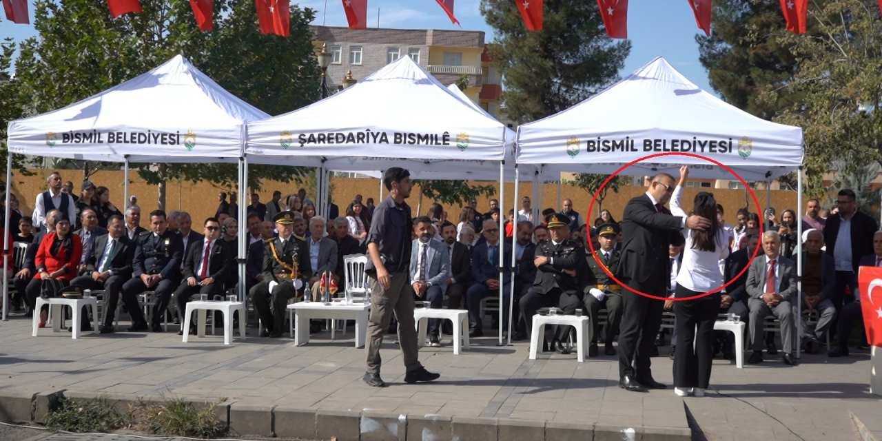 İstiklal Marşı'nı okurken gözyaşlarına boğuldu