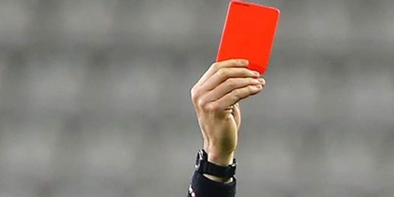 Yönettiği maçta "Kırmızı kart çıkar" bahsi oynamış 5 milyon lira kazanmış