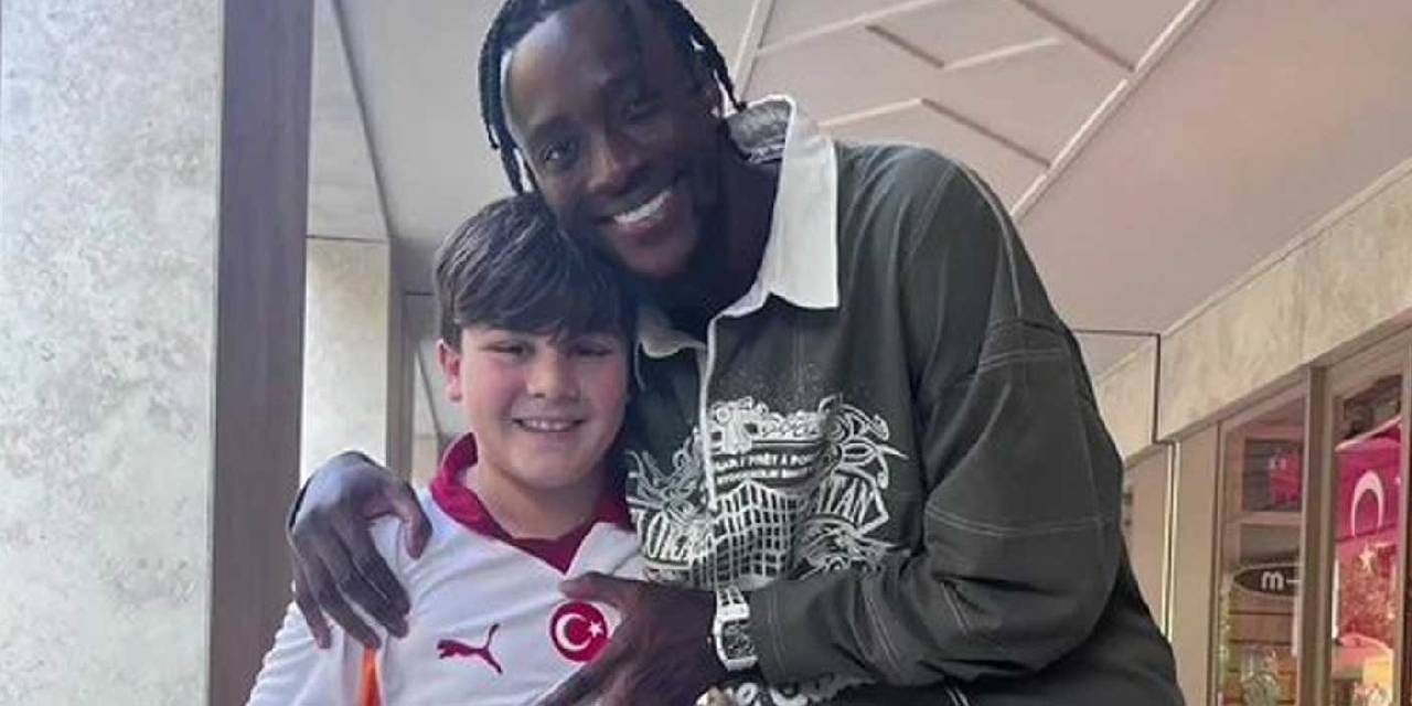 Galatasaraylı minik taraftara Abraham sürprizi