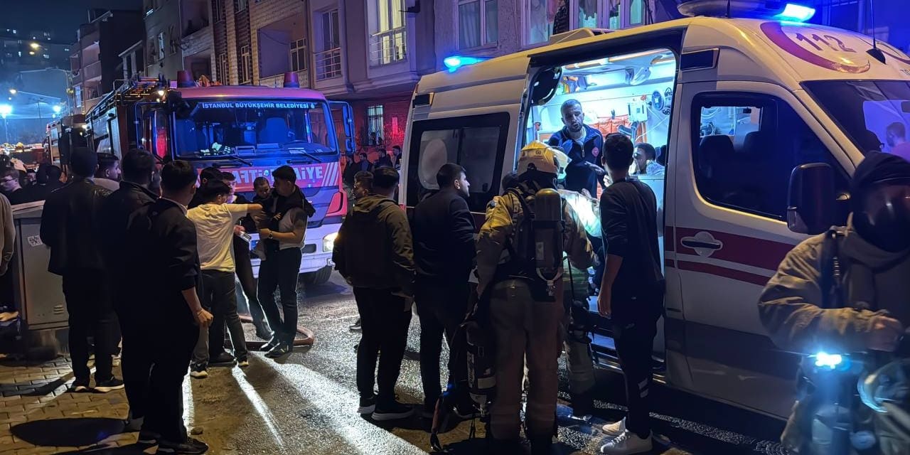 Bina sakinleri itfaiyeye saldırdı! Esenler’de korkutan bina yangını: 15 yaralı
