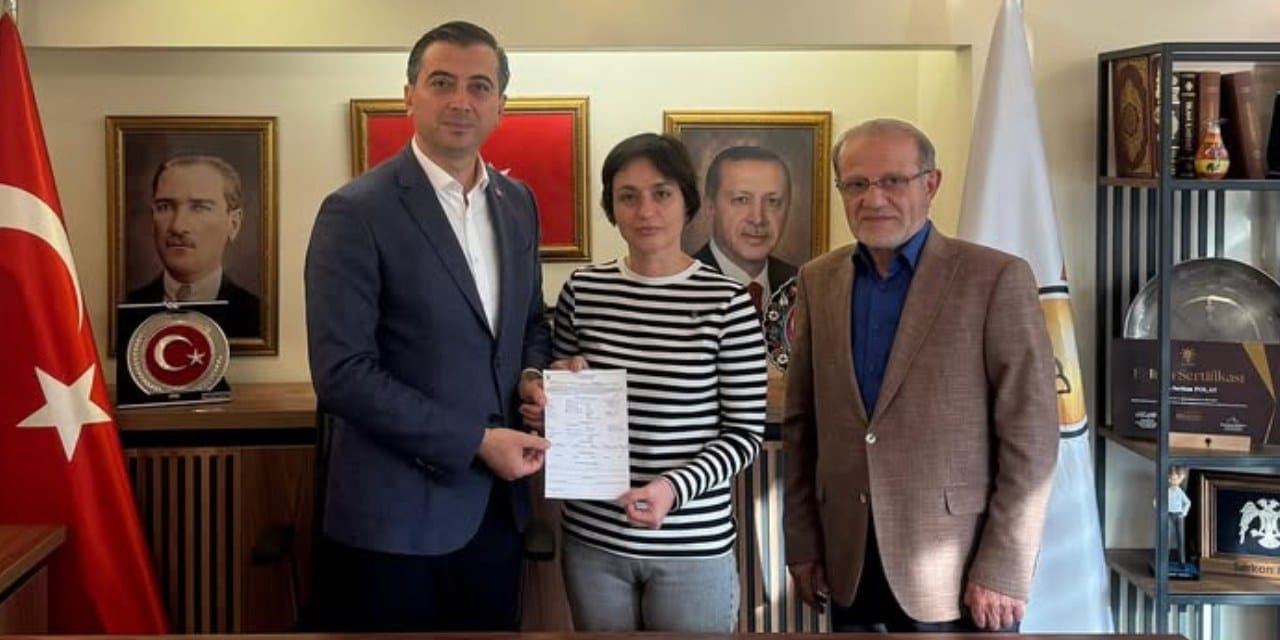 Ayşe Barım'ın sağ kolu AKP üyesi oldu