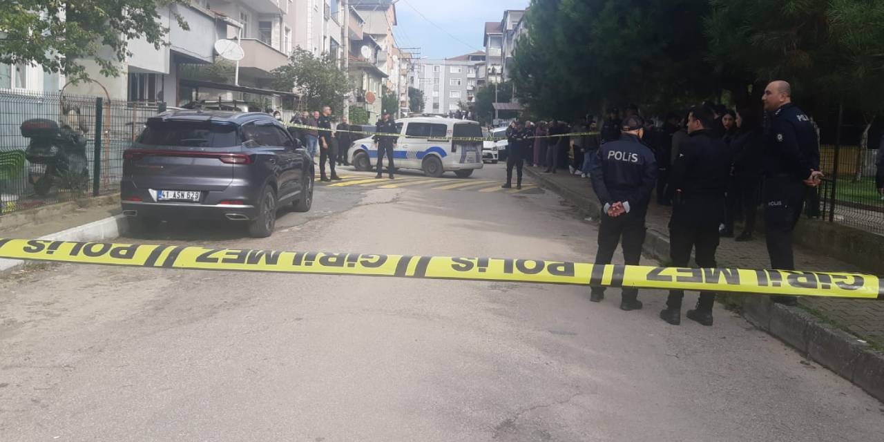 Kocaeli'de kadın cinayeti: Evli olduğu kadını bıçaklayarak katletti!