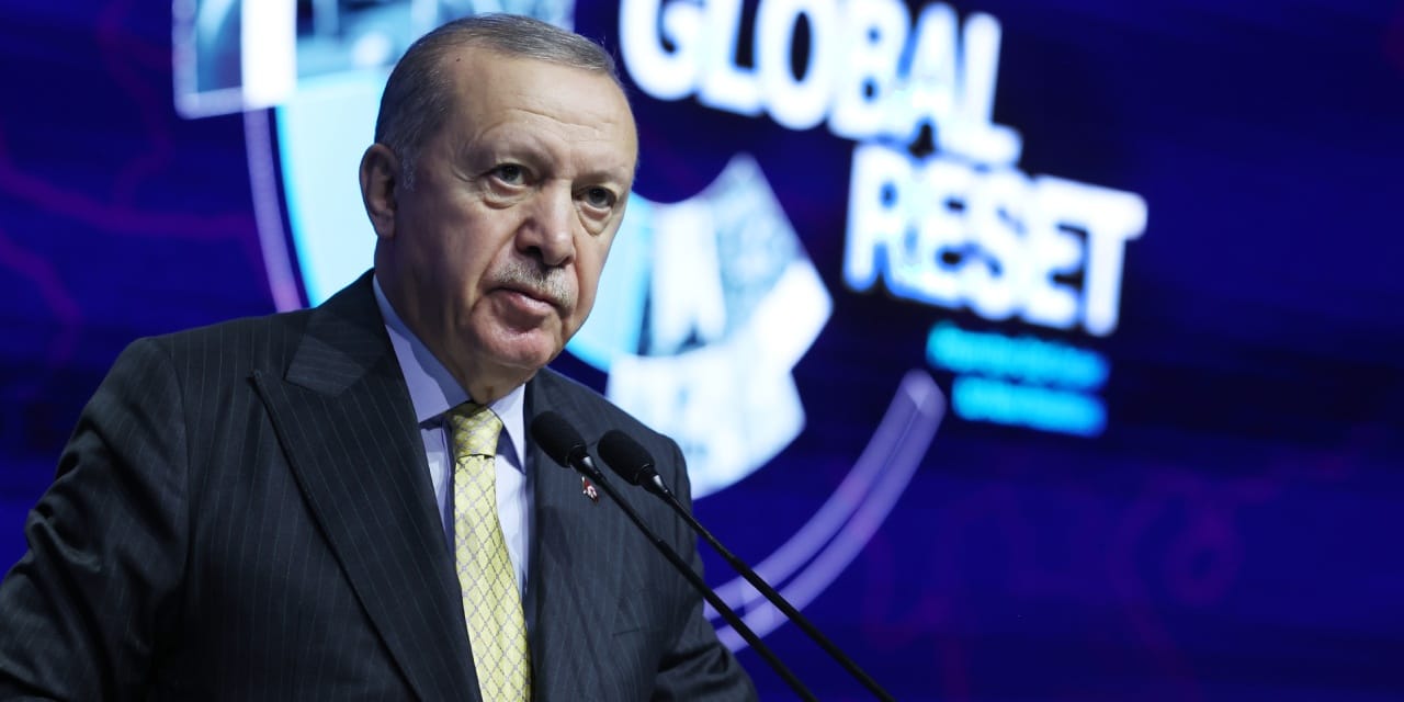 Erdoğan'dan dijital platformalara tepki: Sapkın akımlar özendiriliyor