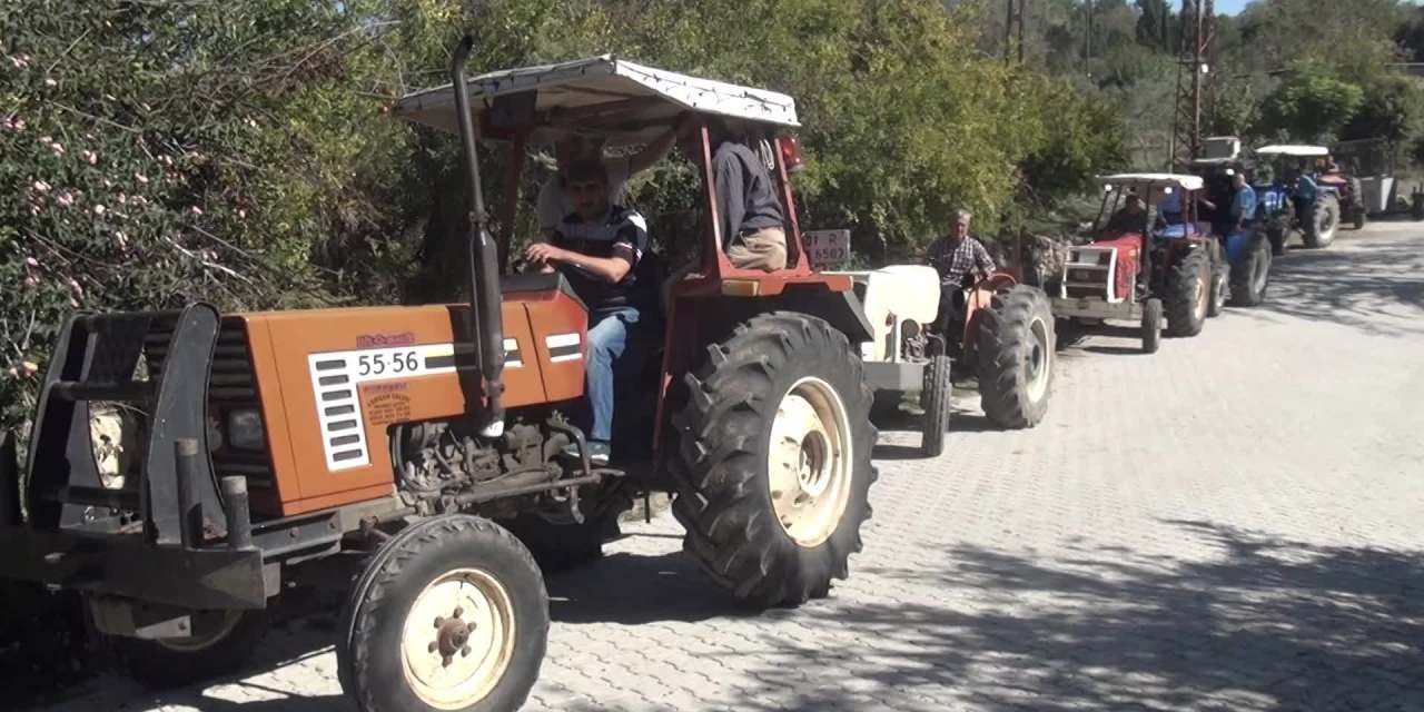 Taş ocağına karşı traktörlü eylem