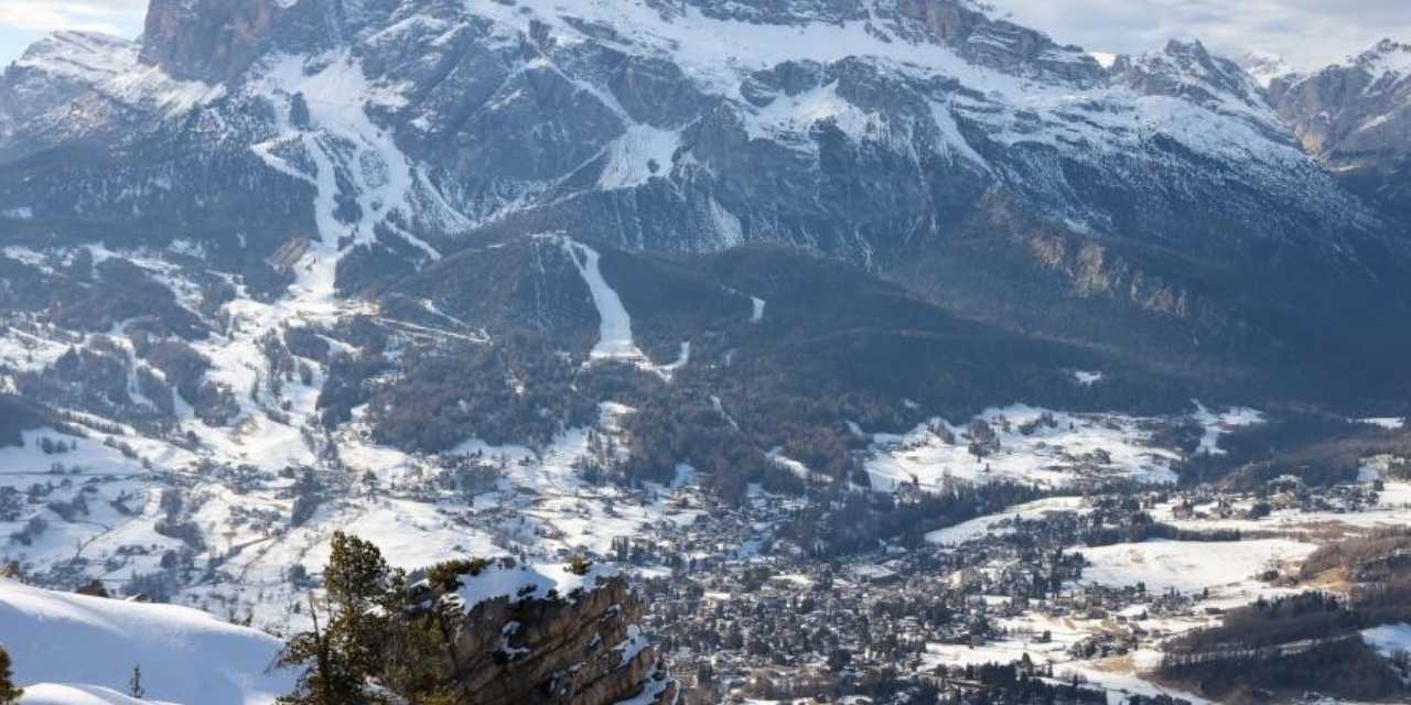 Alp Dağları’nda çığ felaketi: 5 kayakçı can verdi