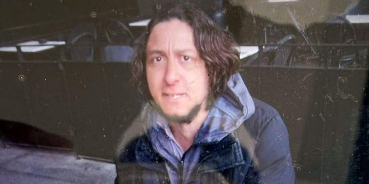 Evdeki korkunç koku acı gerçeği ortaya çıkardı: Resim öğretmeninin şüpheli ölümü