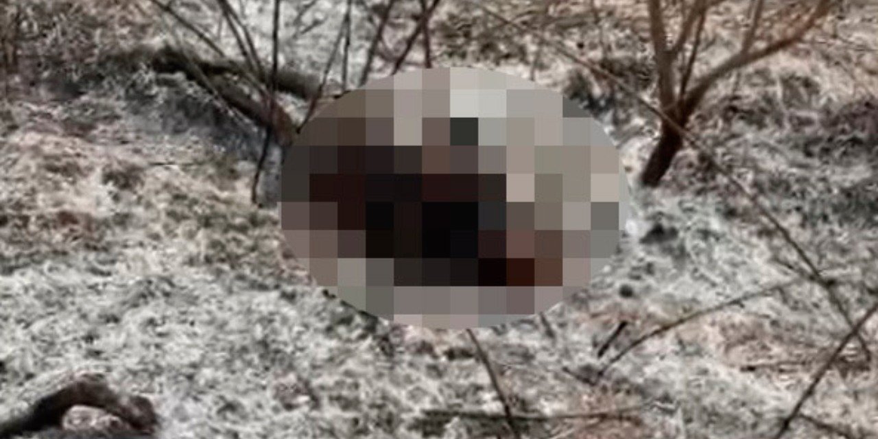 Bahçesinde yaktığı ateşin arasında kalarak can verdi