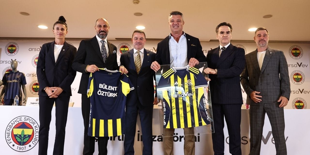 Fenerbahçe'de imzalar atıldı: Sadettin Saran söz verdi
