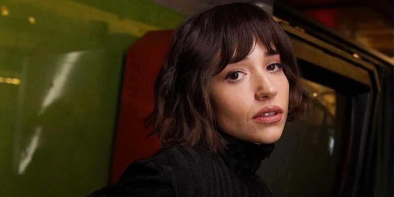 Zeynep Bastık'ı kızdıran hareket! Seyirciyi uyardı