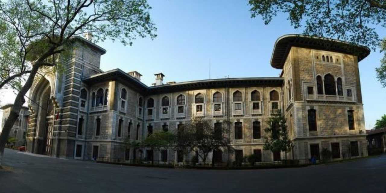 'Müdür yardımcısı İzmir Marşı söyleyen öğrencileri tokatladı!'