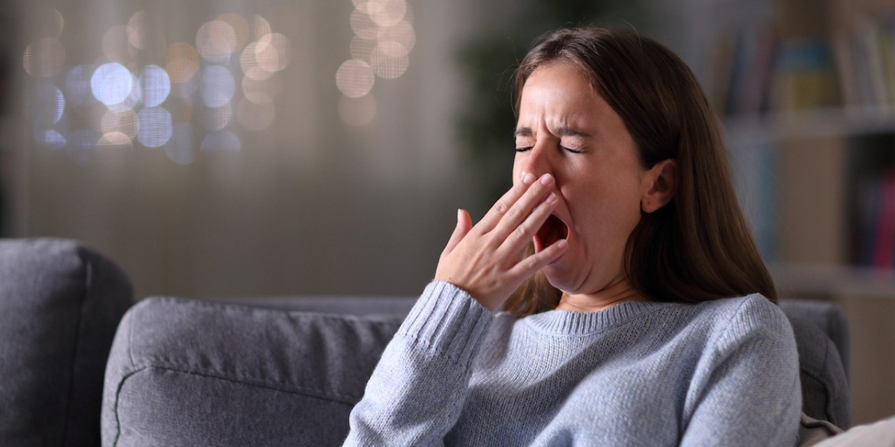 Esnemeyi  sadece uyku belirtisi mi sanıyorsunuz? Beyninizin “yeniden başlat” tuşu olabilir