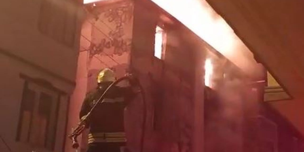 Gaziantep'te bina yangını: Kullanılamaz hale geldi