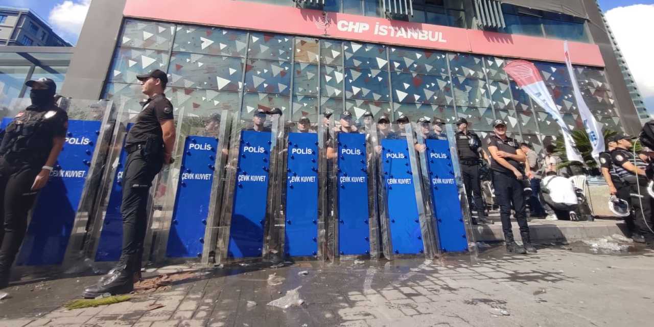 CHP İstanbul İl Başkanlığında paylaşım yapan 20 kişi hakim karşısına çıkmıştı: Mahkemeden tahliye kararı