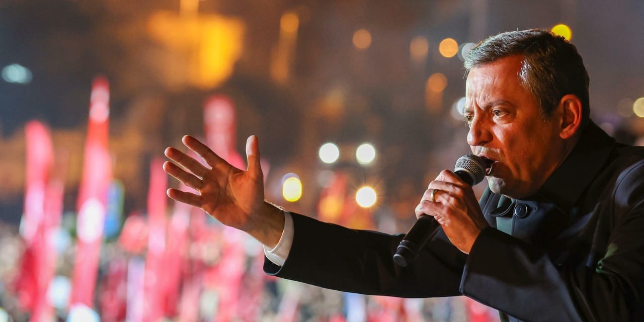 CHP'den Ümraniye çıkarması: Yurttaşlar meydana akın etti