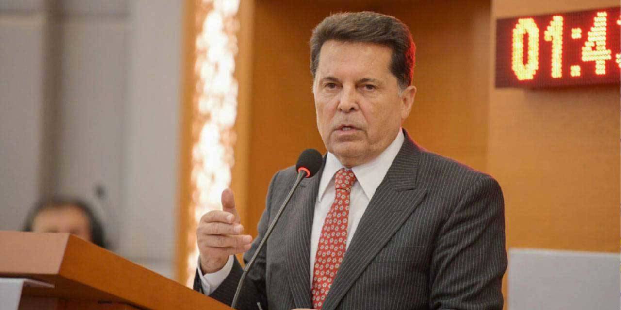 Ahmet Özer'den hakkındaki takipsizliğe ilişkin açıklama: 1 yılı aşkın hukuk mücadelesi veriyorum