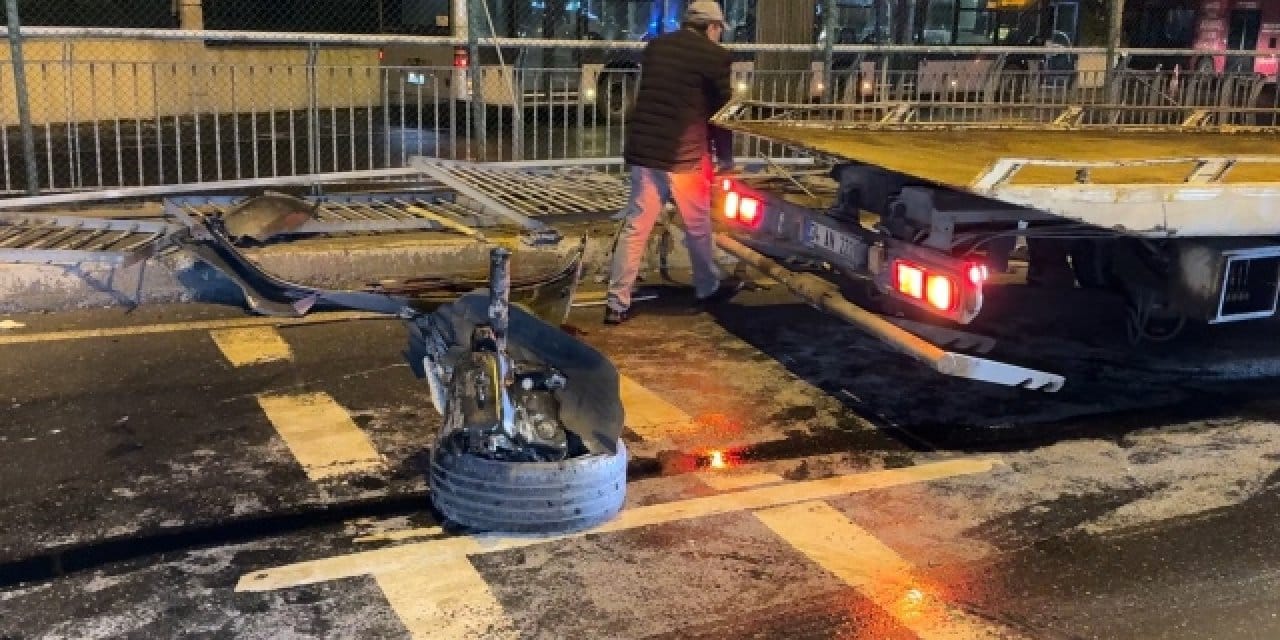 Avcılar’da yan yola uçan otomobil kaldırımdaki yayalara çarptı