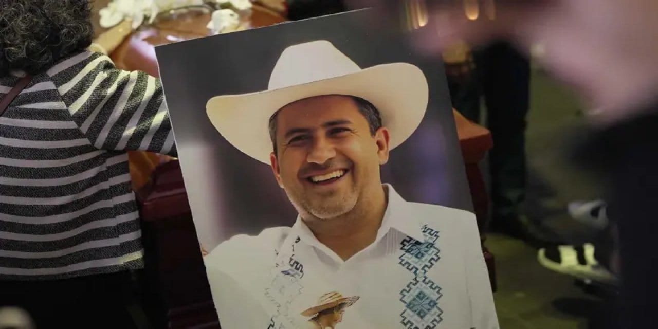 Suikasta uğrayan belediye başkanının yerine eşi geçti