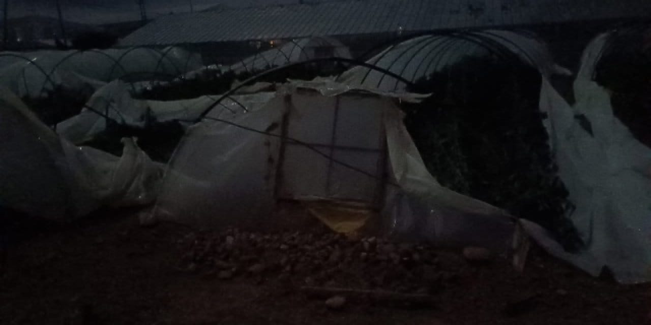 Mersin'de hortum paniği: Seralar hasar gördü