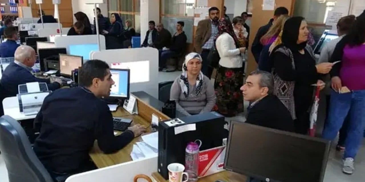 Yüzde 45 zam öncesi son şans! 2025 fiyatından almak isteyenler kapıda kuyruk oldu