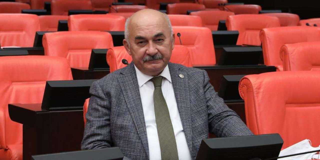 MHP'li vekil Andımız'ı eleştiren Bekir Bozdağ'ın FETÖ tweetlerini paylaştı