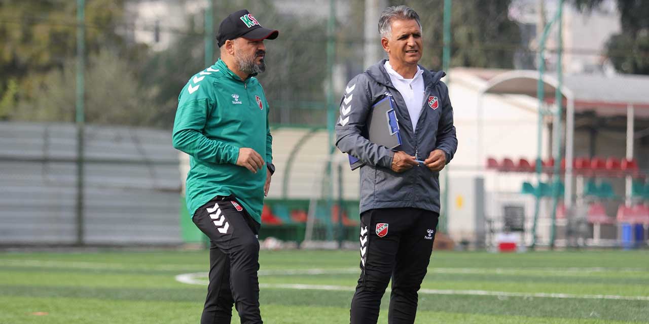 Karşıyaka'dan suni çim planı