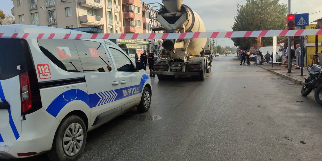 Torununu okula götürürken beton mikseri çarpan babaanne hayatını kaybetti