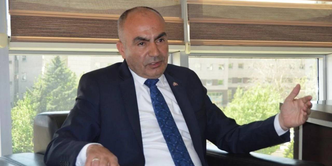 MHP'li başkan İl Sağlık Müdürünü topa tuttu