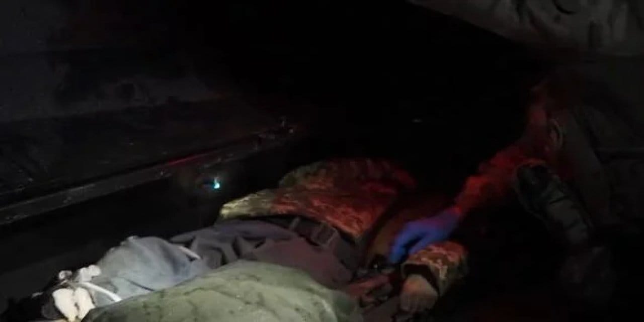 Ukrayna'da bilim kurgu gibi olay: Cephede mahsur kalan askeri robot kurtardı