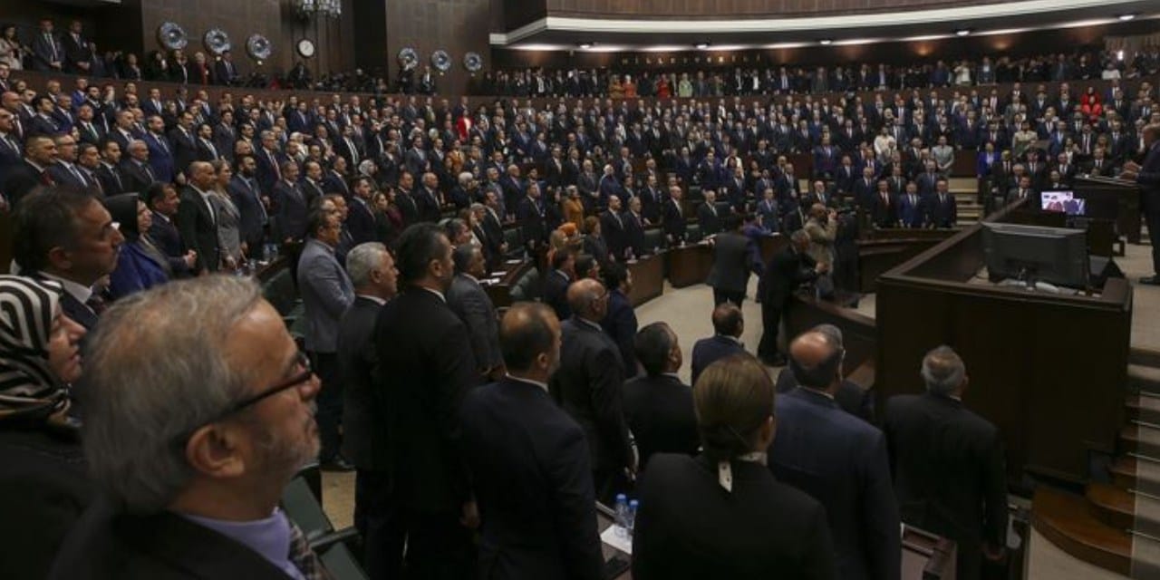 Bu sözleri duyan AKP'li vekiller dondu kaldı