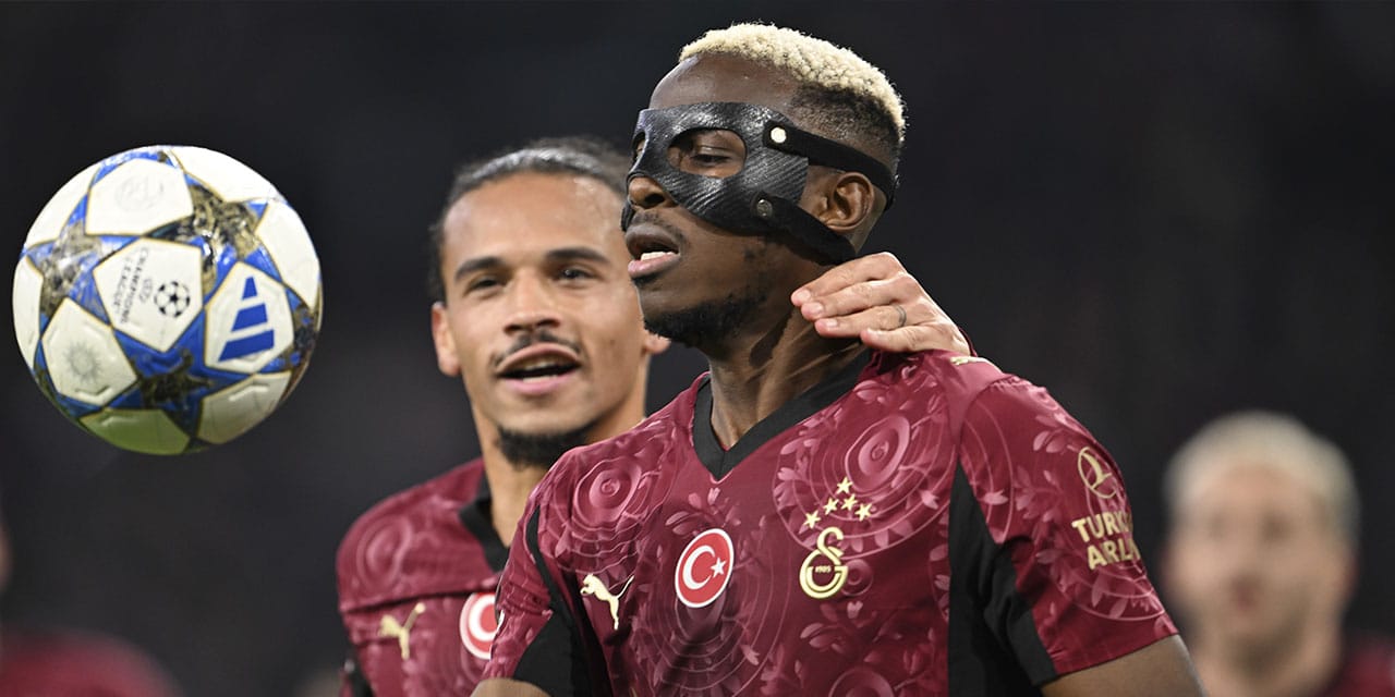 Victor Osimhen maç biter bitmez koşa koşa yanına gitti: Konuşulanları açıkladı