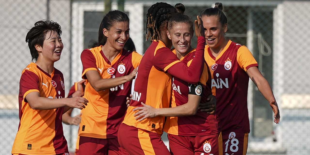 Galatasaray derbide Beşiktaş'ı 5 golle geçti