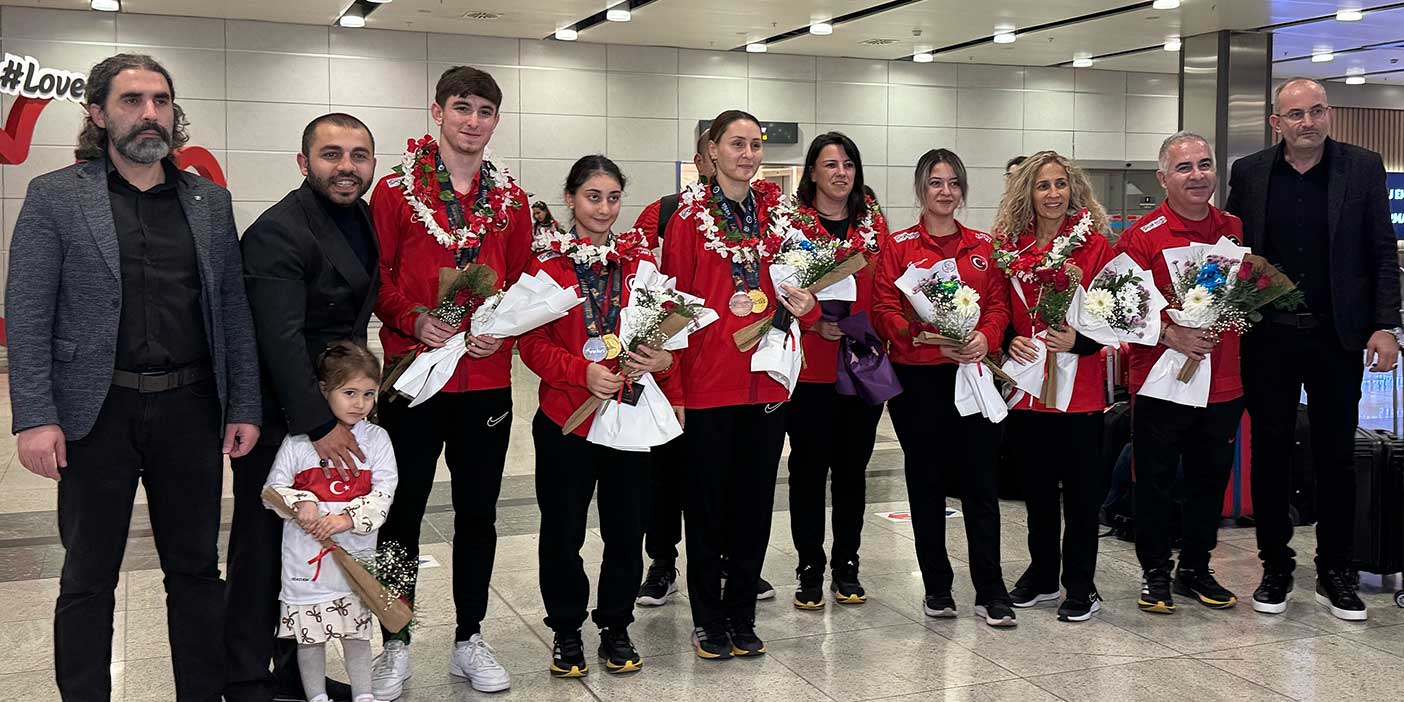 Dünya şampiyonu olup yurda döndüler