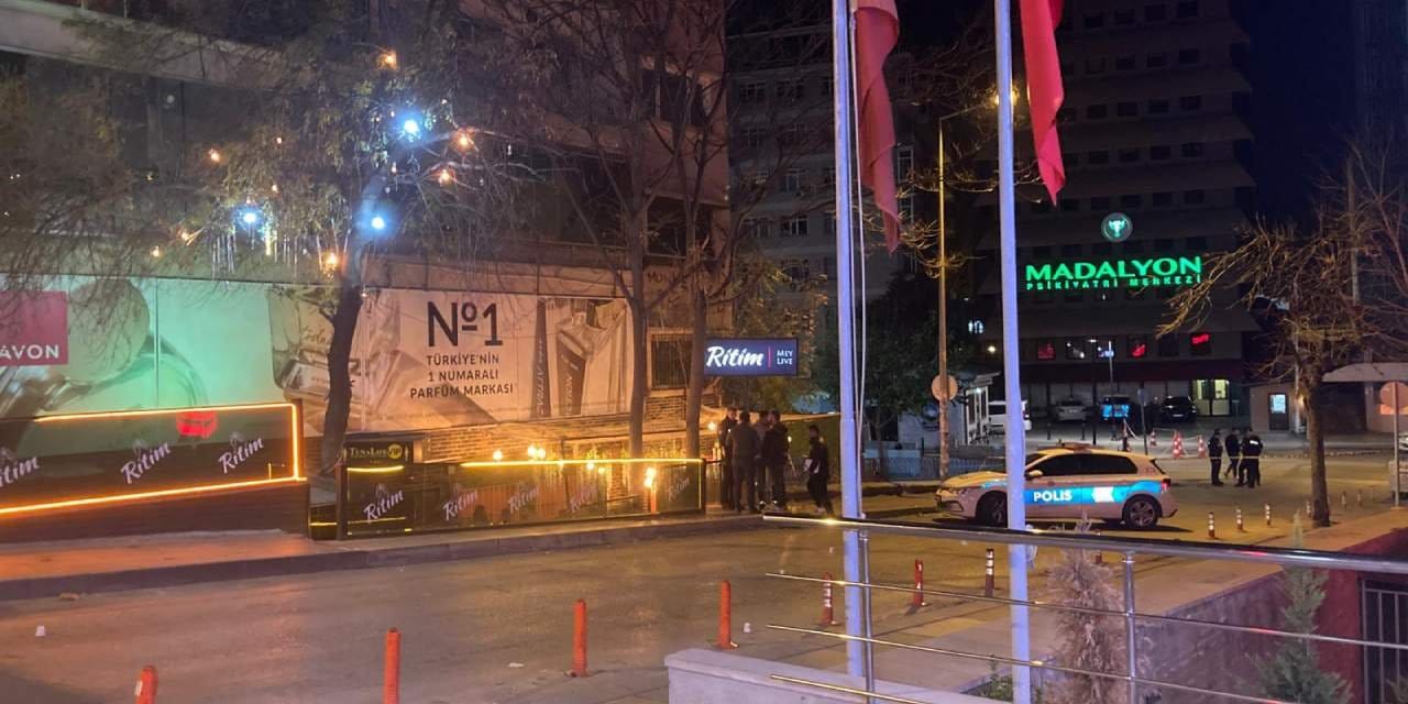 Motosikletli maganda etrafa rast gele ateş açtı: Bir kişi yaralandı