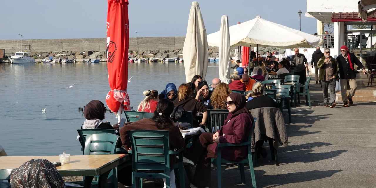 Sıcak havayı fırsat bilenler yayla ve parkları doldurdu