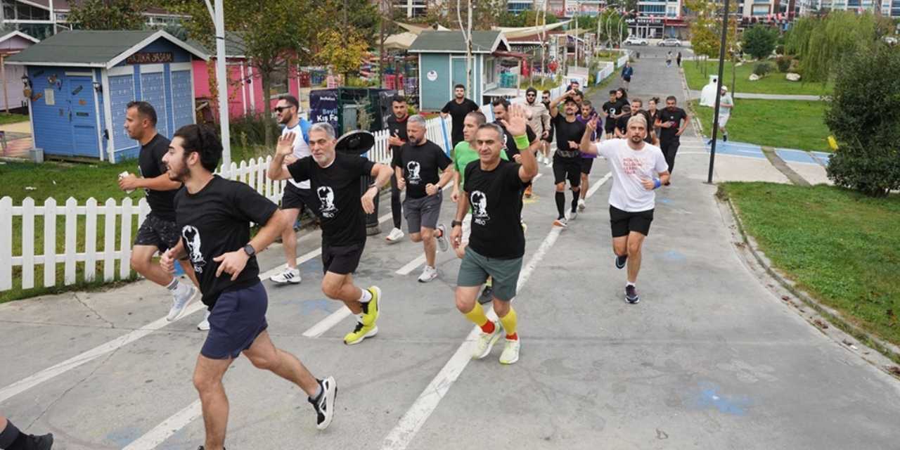 Türkiye'nin dört bir yanından sporcular Atatürk için koştu