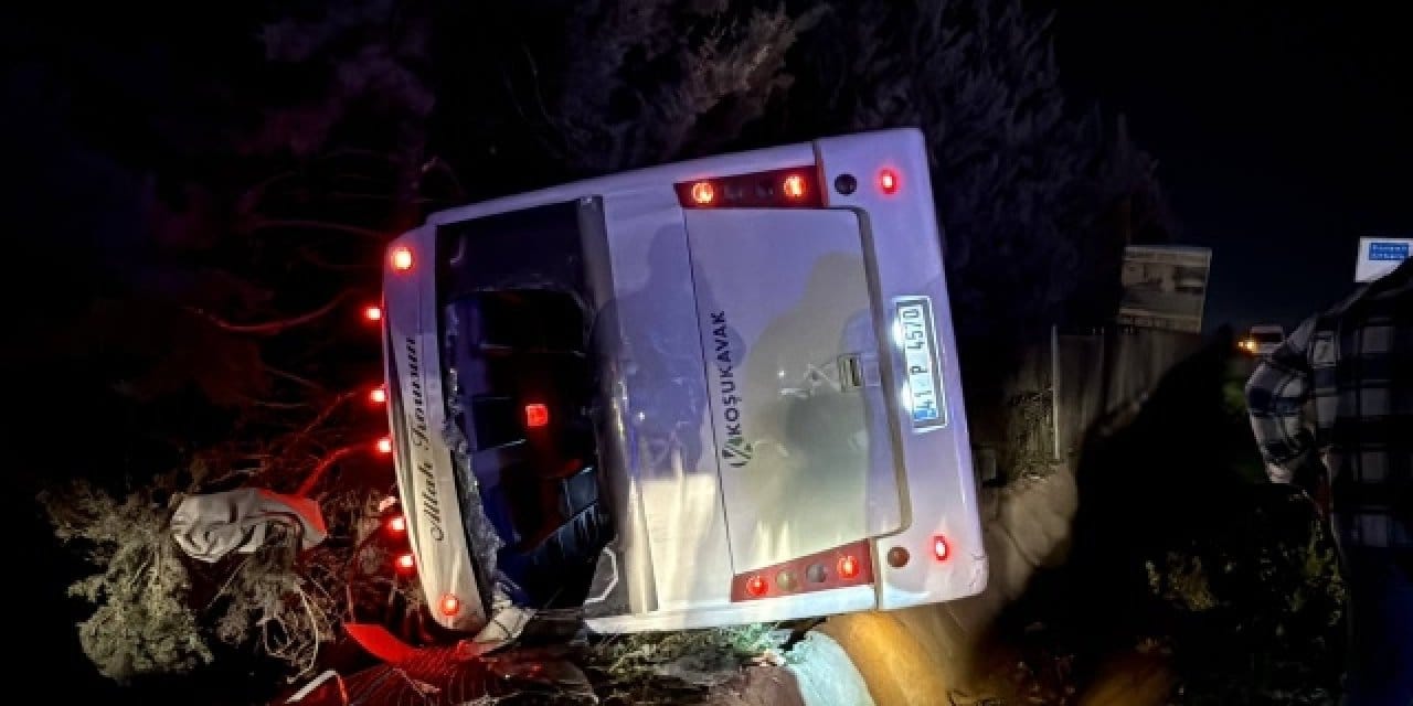 Kocaeli’de işçi servisi devrildi: 8 yaralı