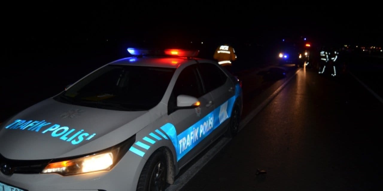 Cenazeye giden araç çarptı: Hayatını kaybetti