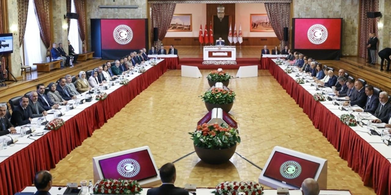 AKP'nin 'kayyum' planı sürece takıldı