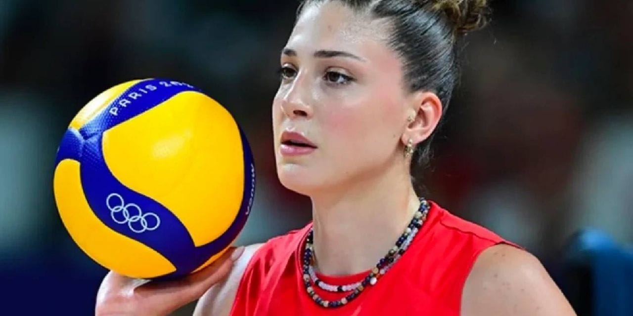 İlkin Aydın'dan tüyleri diken diken eden Atatürk paylaşımı