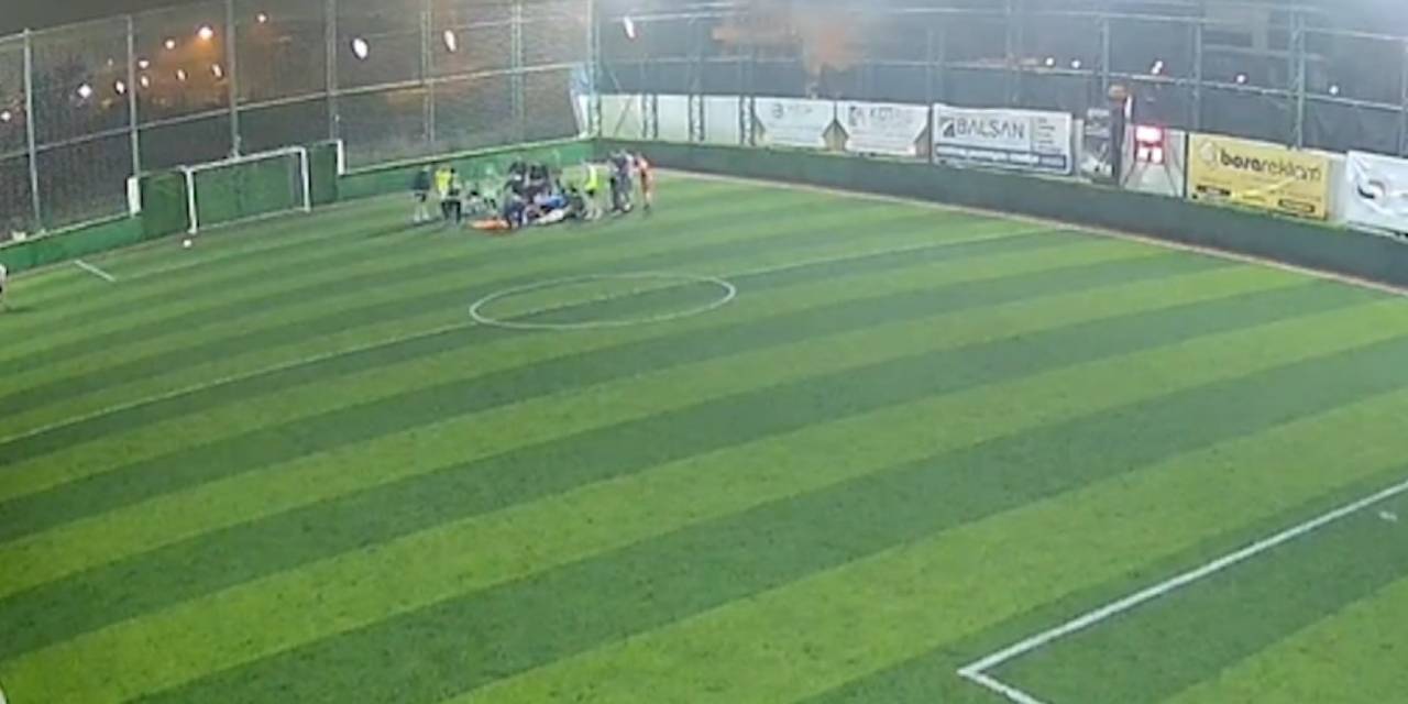 Halı sahada dili boğazına kaçtı! O anlar kamerada